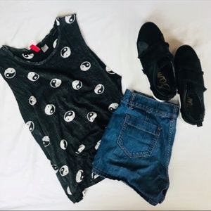 H&M Ying Yang Faded Black Tank
